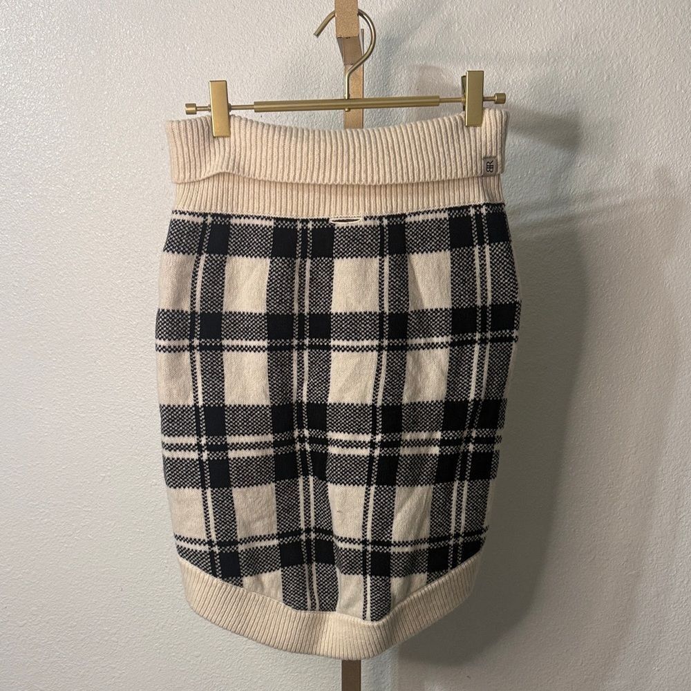 Banana Republic Black and Cream Plaid Dog jacket- Size XL